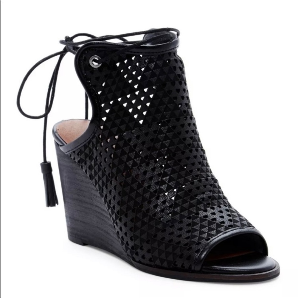 Lucky Brand 🍀 Wedge Tassel Laser Cut Bootie